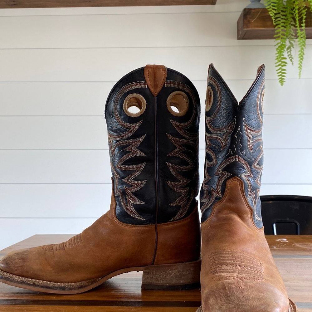 Mens Justin’s cowboy boots